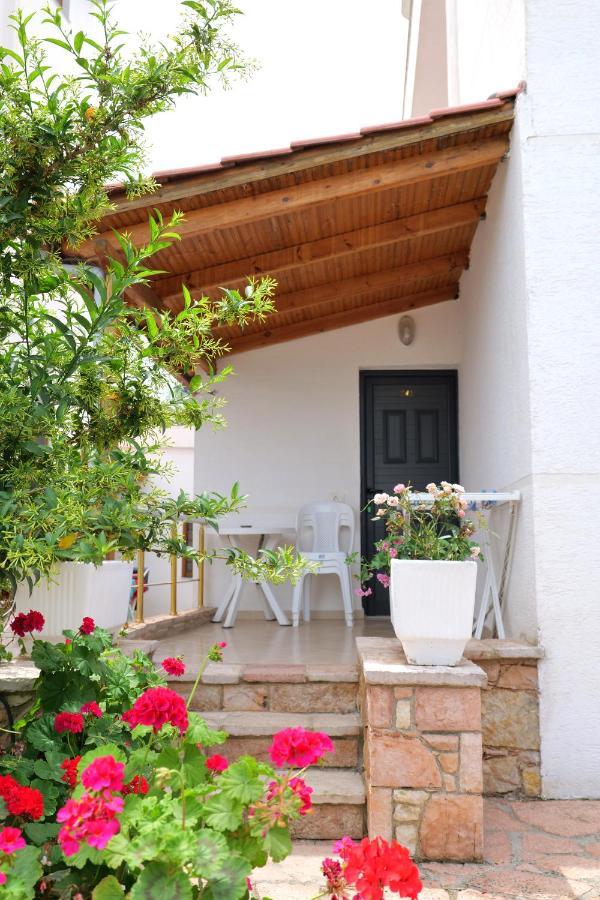 Guest House Gerard Ksamil Exterior foto